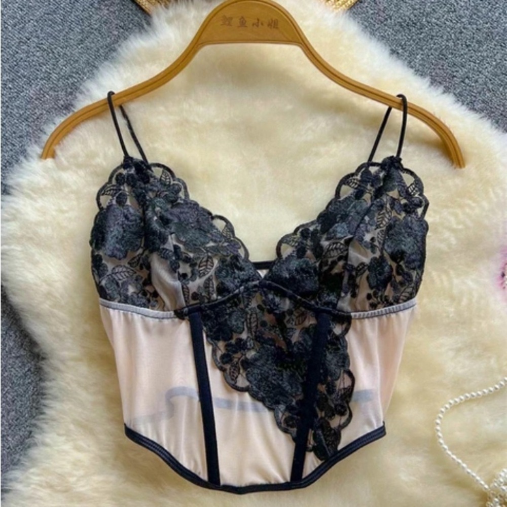 Shein Sexy - NEW -Lace Camisole V Neck Embroidery Sleeveless Retro Camis. Medium